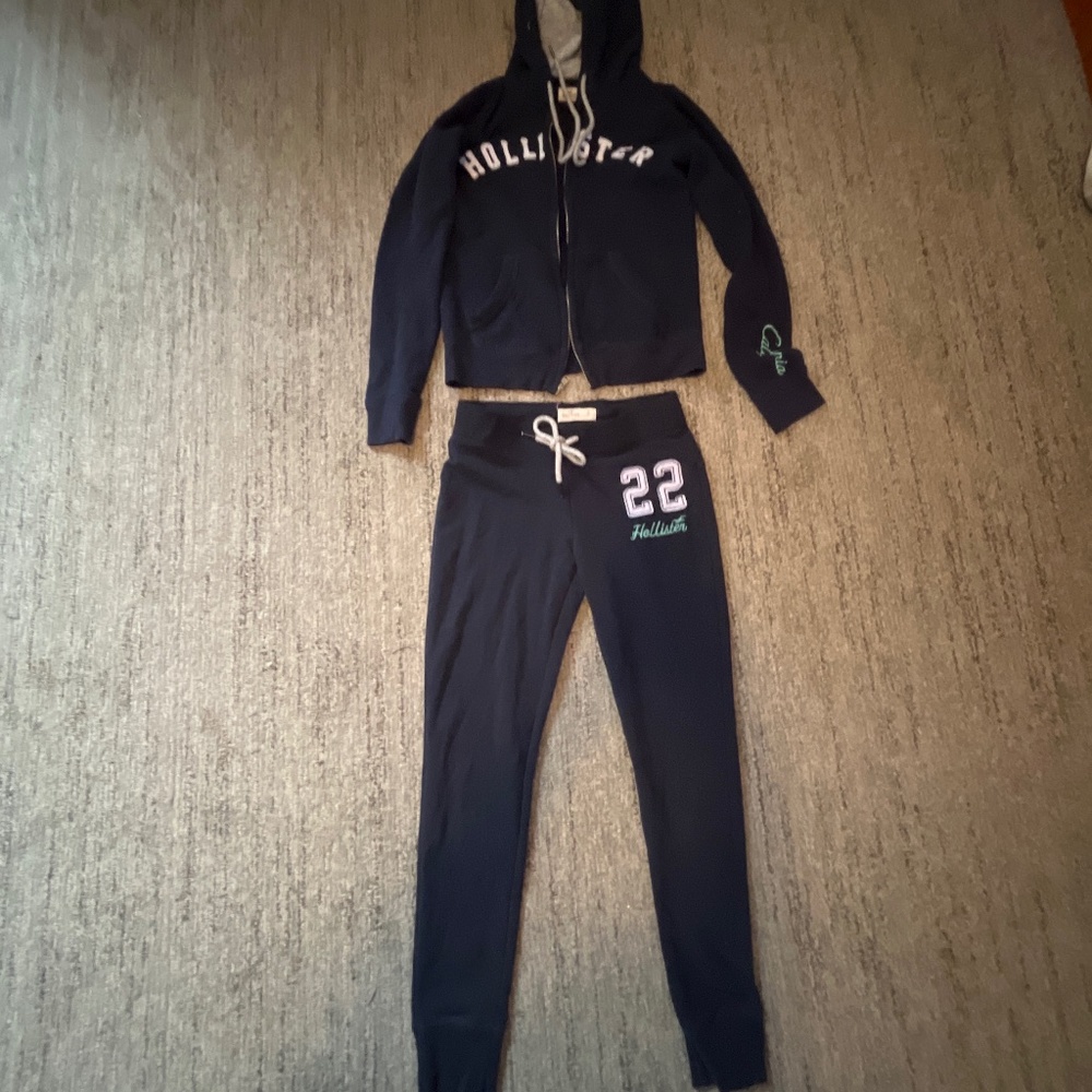 Hollister hoodie and skinny jogger set EUC
